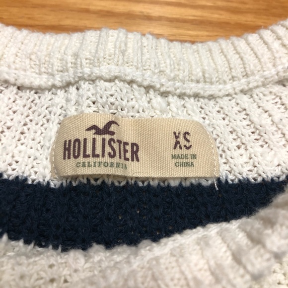 Hollister Top with Lace - Picture 3 of 4